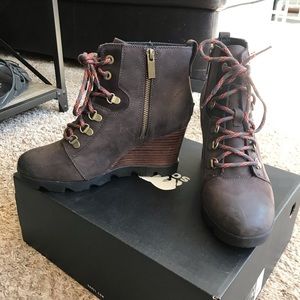 Sorel NWB Joan Uptown Lace